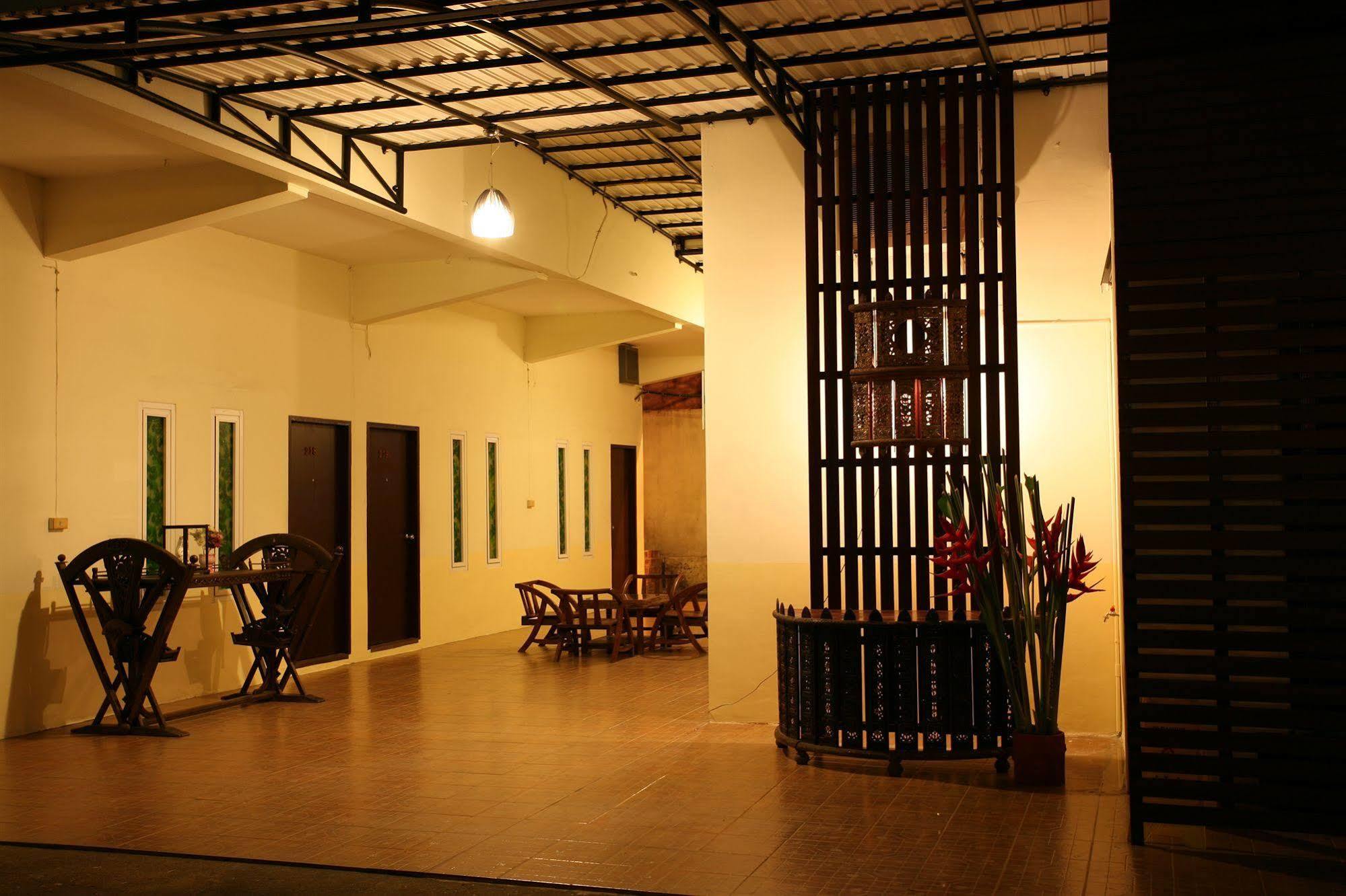 Rajata Hotel Bangkok Exterior foto